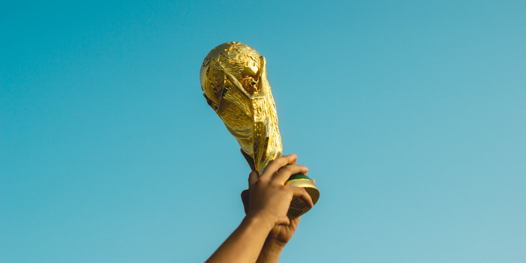 Copertina Chi vince davvero la Coppa del Mondo? Non la squadra che pensi.