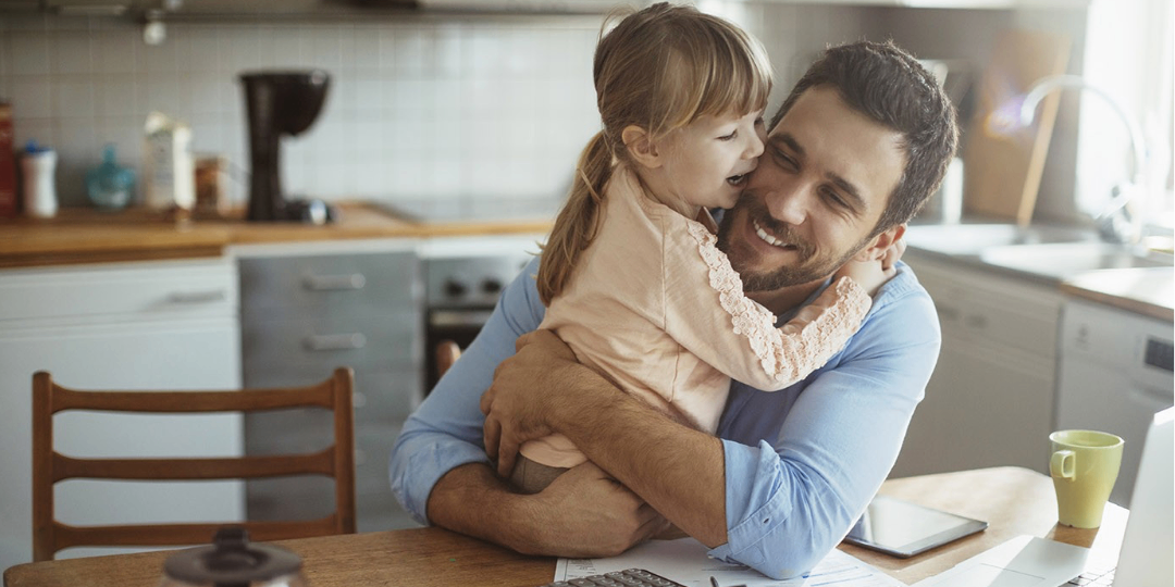 Rappresentazione visiva dell'articolo: Mettere da parte soldi per i figli è una scelta intelligente. Intestarglieli, spesso no.